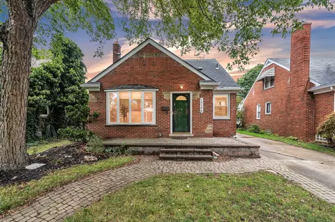15106 White, Allen Park, MI 48101