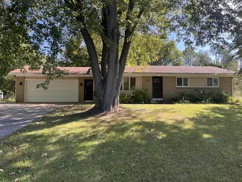 7864 Myers Lk, Rockford, MI 49341