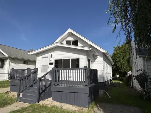 57 W End, Waterford, MI 48328