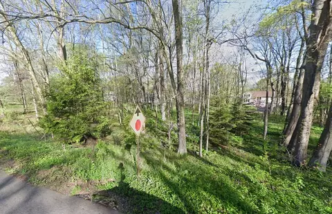 201 Deer Run, Plainwell, MI 49080 photo 2