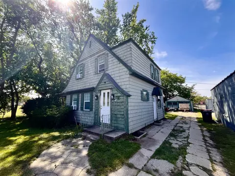 738 Washington, Holland, MI 49423