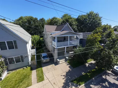 818 Alpine, Grand Rapids, MI 49504