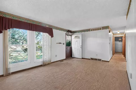 Living - 6137 Young, Jackson, MI 49201 photo 3 of 3