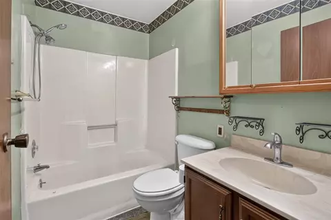 Bath - 6137 Young, Jackson, MI 49201 photo 1 of 2