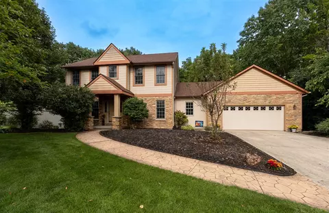 1621 Falcon Crst, Grand Rapids, MI 49525