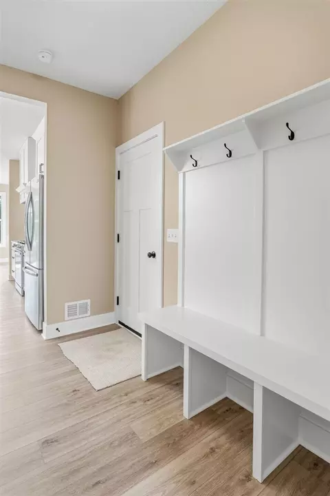 Entry Way - 2975 Colfax, Douglas, MI 49406 photo 3 of 3