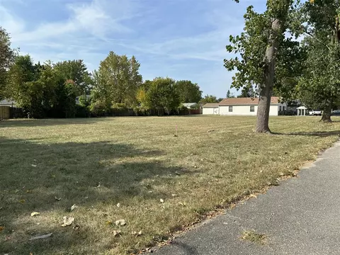 1912 Mccartney, Ypsilanti, MI 48198