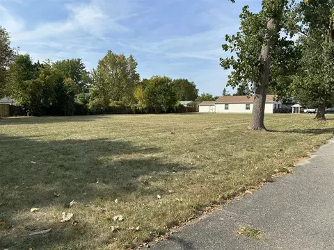 1912 Mccartney, Ypsilanti, MI 48198