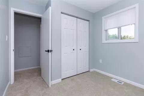 Bedroom - 22714 Heussner, Warren, MI 48089 photo 7 of 9