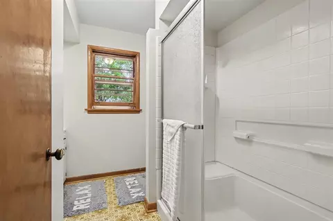 Bath - 615 Fall, Spring Lake, MI 49456 photo 1 of 1