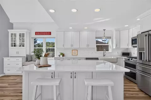 Kitchen - 10725 Arrowhead, Jerome, MI 49249 photo 3 of 12