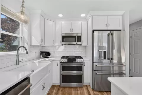 Kitchen - 10725 Arrowhead, Jerome, MI 49249 photo 11 of 12