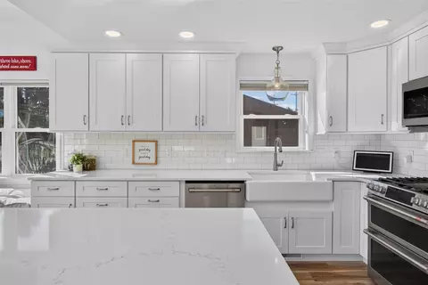 Kitchen - 10725 Arrowhead, Jerome, MI 49249 photo 4 of 12