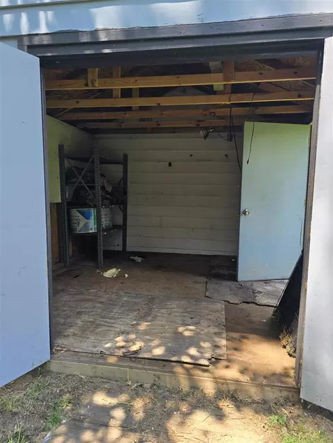 Other - 737 Royal, Jackson, MI 49202 photo 5 of 13