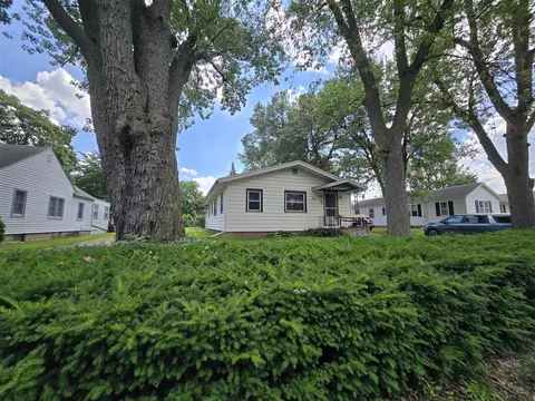 Exterior - 737 Royal, Jackson, MI 49202 photo 1 of 5