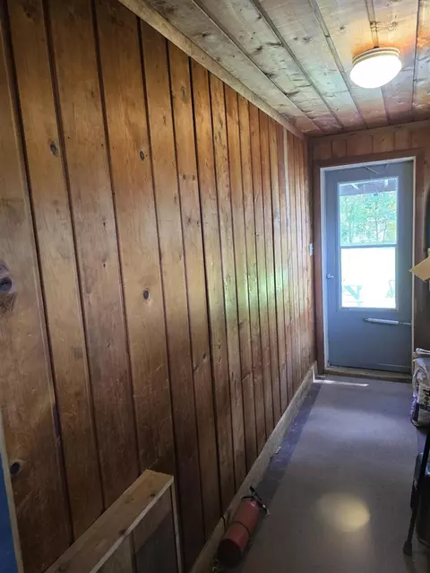 Entry Way - 737 Royal, Jackson, MI 49202 photo 1 of 1