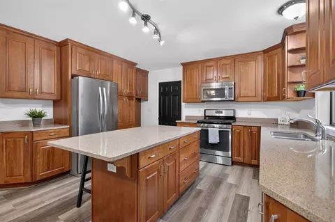 Kitchen - 332 Cherokee, Jackson, MI 49202 photo 1 of 6