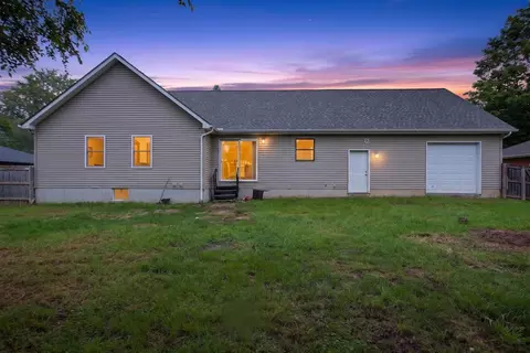 Exterior - 332 Cherokee, Jackson, MI 49202 photo 7 of 7