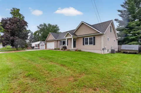 Exterior - 332 Cherokee, Jackson, MI 49202 photo 5 of 7