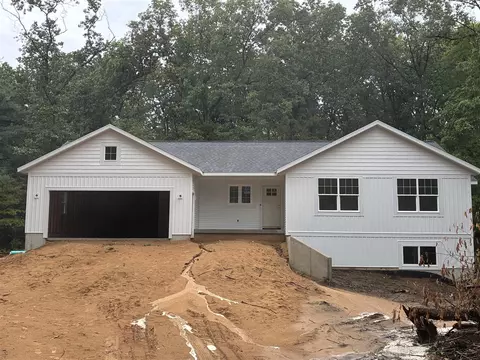 3723 Country, Allegan, MI 49010