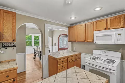 Kitchen - 113 N Gorham, Jackson, MI 49202 photo 3 of 5