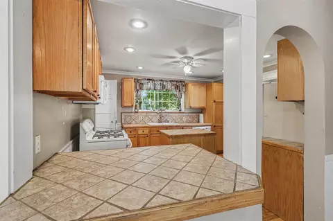 Kitchen - 113 N Gorham, Jackson, MI 49202 photo 1 of 5