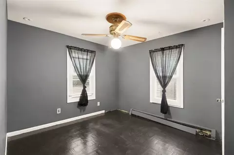 Bedroom - 30925 Beverly, Romulus, MI 48174 photo 3 of 4
