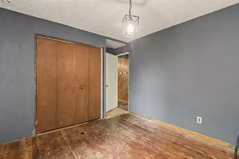 Bedroom - 30925 Beverly, Romulus, MI 48174 photo 2 of 4