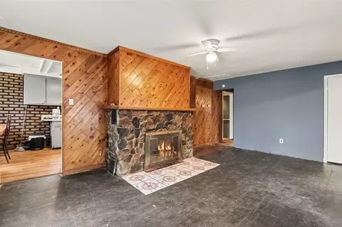 Living - 30925 Beverly, Romulus, MI 48174 photo 2 of 3