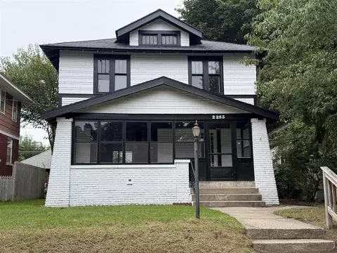 2253 Francis, Grand Rapids, MI 49507