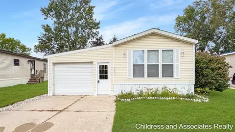 321 Valley Oak, Coopersville, MI 49404