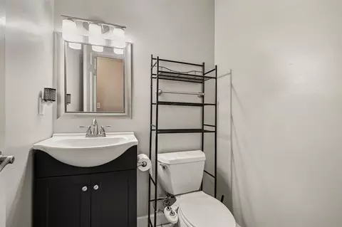 Bath - 724 Crescent, Jackson, MI 49203 photo 2 of 2