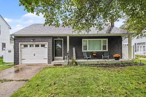 Exterior - 724 Crescent, Jackson, MI 49203 photo 7 of 9