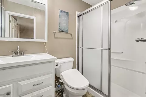 Bath - 724 Crescent, Jackson, MI 49203 photo 1 of 2