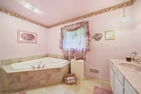 Bath - 3860 Wellman, Parma, MI 49269 photo 6 of 8