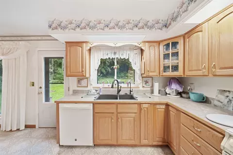 Kitchen - 3860 Wellman, Parma, MI 49269 photo 3 of 4