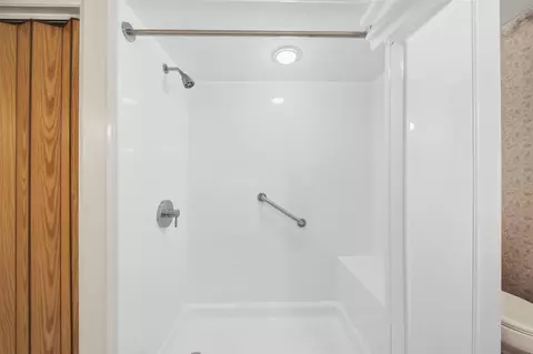 Bath - 3860 Wellman, Parma, MI 49269 photo 2 of 8