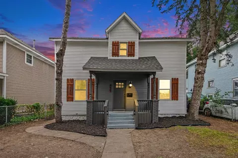 437 Woodlawn, Grand Rapids, MI 49507