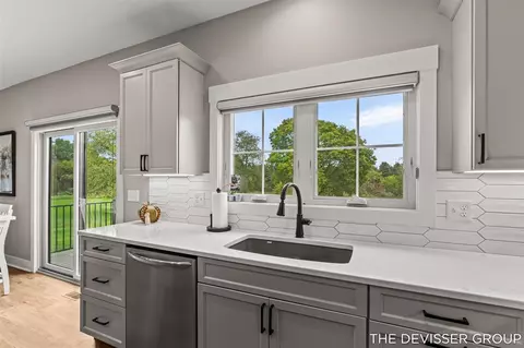 Kitchen - 3665 Trestle Brg, Hamilton, MI 49419 photo 3 of 6