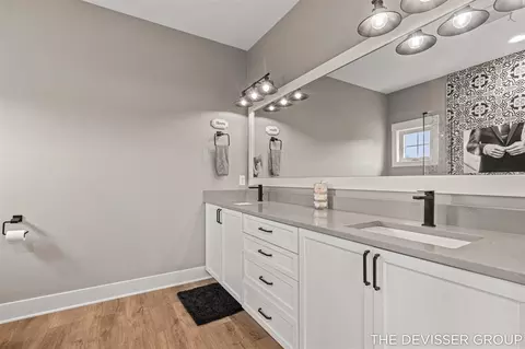 Bath - 3665 Trestle Brg, Hamilton, MI 49419 photo 1 of 5