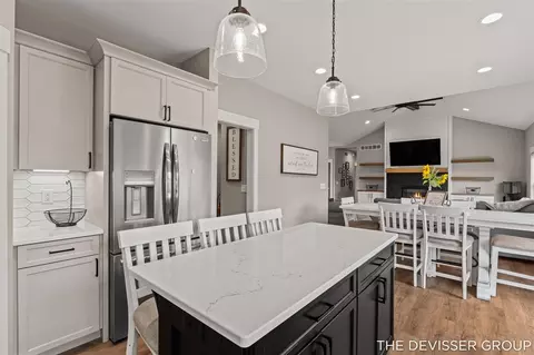 Kitchen - 3665 Trestle Brg, Hamilton, MI 49419 photo 5 of 6