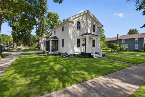 303 E Middle, Chelsea, MI 48118