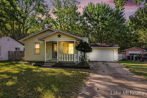 102 Sluyter, Kentwood, MI 49548