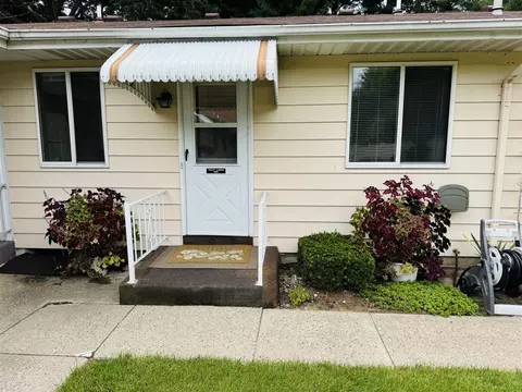 5831 Leisure S, Kentwood, MI 49548