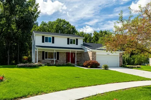 1414 Eastwood, Saline, MI 48176