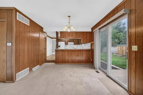 Dining - 2921 Overhill, Jackson, MI 49203 photo 2 of 2