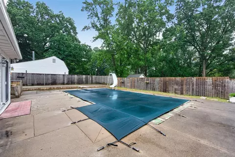 Exterior - 2921 Overhill, Jackson, MI 49203 photo 6 of 14