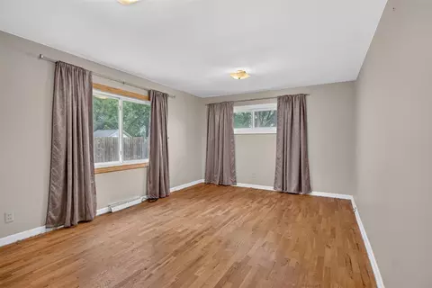 Living - 2921 Overhill, Jackson, MI 49203 photo 8 of 8