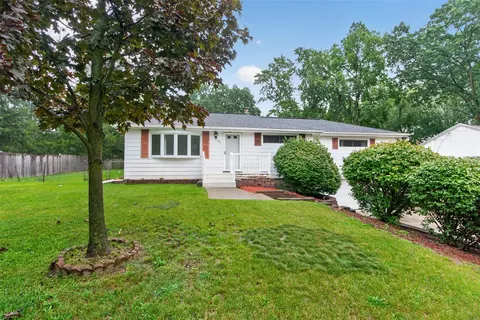 Exterior - 2921 Overhill, Jackson, MI 49203 photo 1 of 14