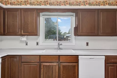 Kitchen - 2921 Overhill, Jackson, MI 49203 photo 4 of 5